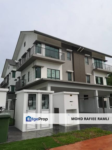 Below Market 3 Storey Semi-D Villa Astana Kajang, Selangor, Kajang