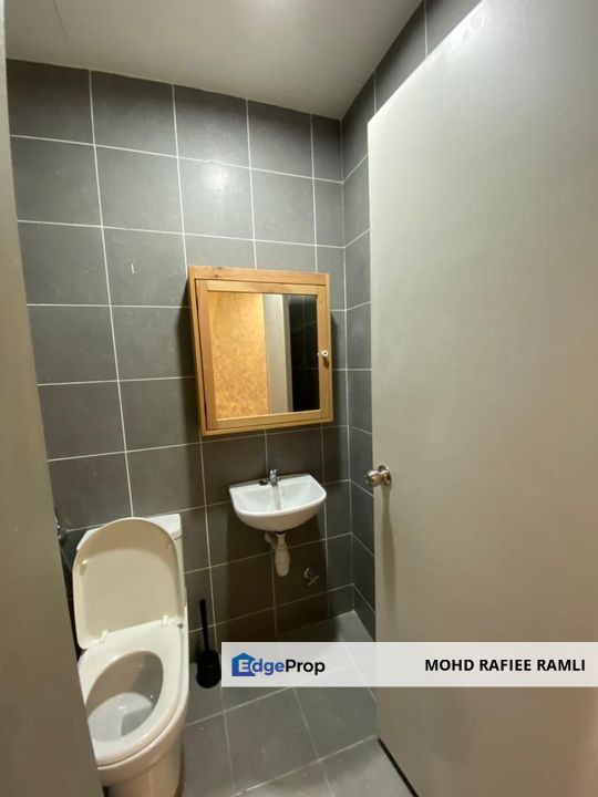 Cheap Below MV Furnished Condo Shah Alam  Facing pool V-Residensi 2 for Sale, Selangor, Shah Alam