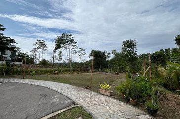 Exclusive Location Corner Bungalow Lot Precint 11 Putrajaya for Sale