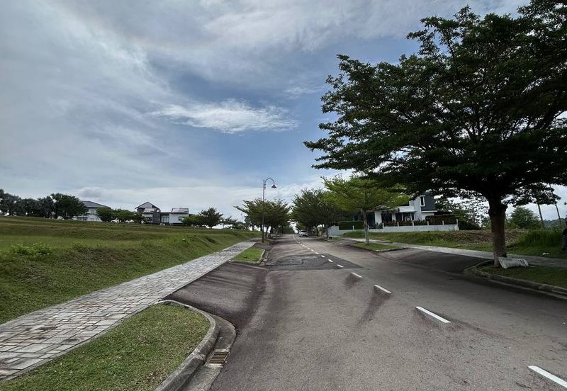 Exclusive Location Corner Bungalow Lot Precint 11 Putrajaya for Sale