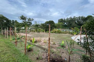 Exclusive Location Corner Bungalow Lot Precint 11 Putrajaya for Sale