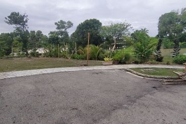 Exclusive Location Corner Bungalow Lot Precint 11 Putrajaya for Sale