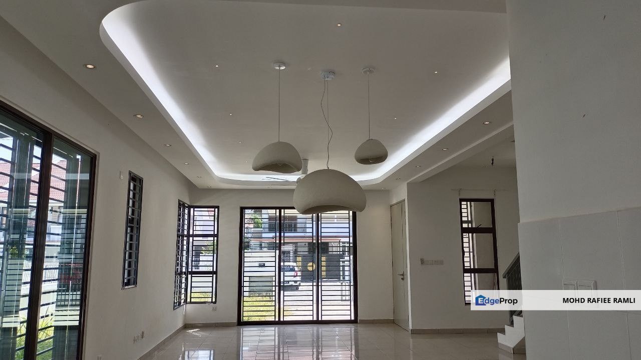 Nice Renovated 2 Storey Terrace End Lot Kota Puteri Batu Arang Rawang for Sale, Selangor, Batu Arang