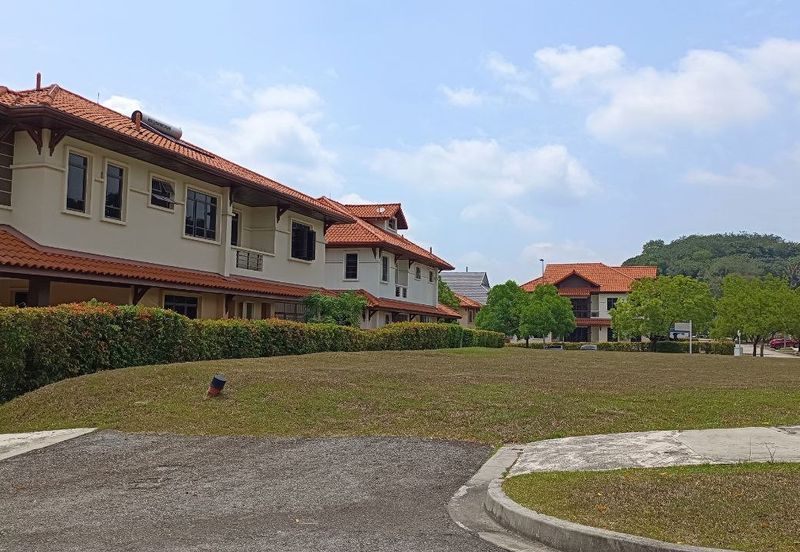 Nice Location Bungalow Lot Corner Precint 16 Putrajaya for Sale