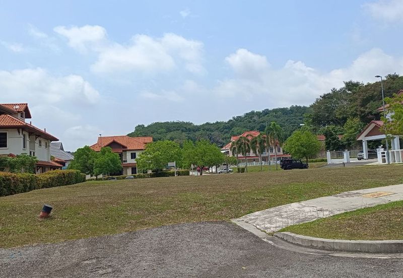 Nice Location Bungalow Lot Corner Precint 16 Putrajaya for Sale