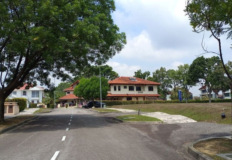Nice Location Bungalow Lot Corner Precint 16 Putrajaya for Sale