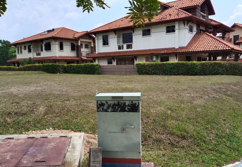 Nice Location Bungalow Lot Corner Precint 16 Putrajaya for Sale