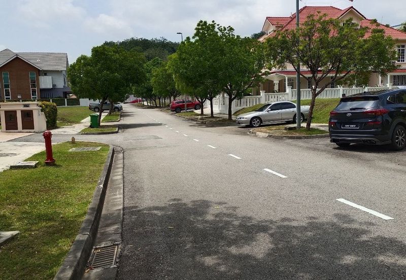 Nice Location Bungalow Lot Corner Precint 16 Putrajaya for Sale