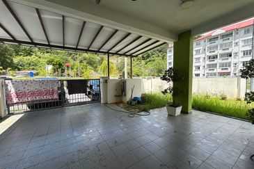 Taman Salak Maju