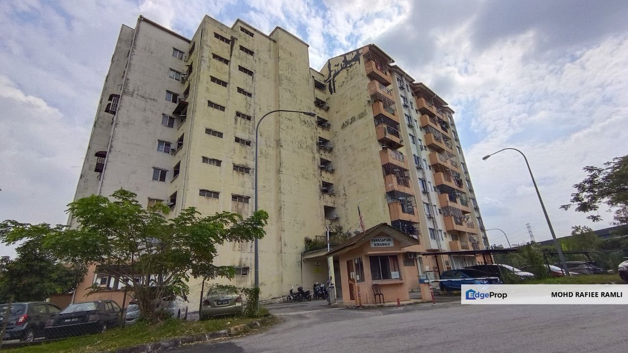 Top Floor Pangsapuri Kinabalu Taman Sinaran Seri Kembangan for Sale, Selangor, Balakong