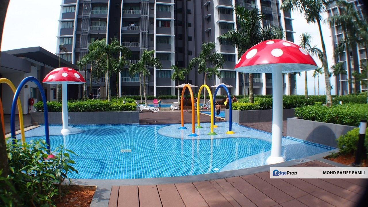 Facing Pool Almyra Residence Bandar Puteri Bangi Kajang for Rent RM1400, Selangor, Bangi