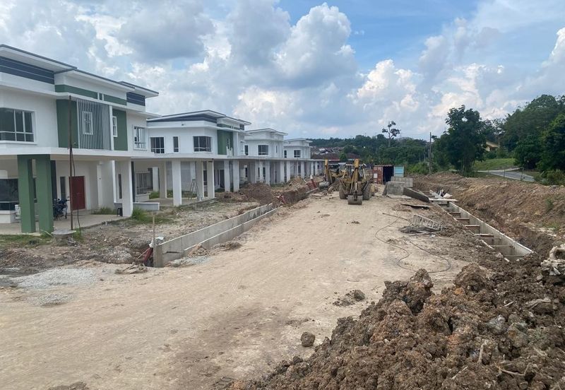 Rumah Baru Berkembar 2 Tingkat Design Moden Taman Salak Mulia Berhampiran KLIA Sepang Selangor untuk Dijual