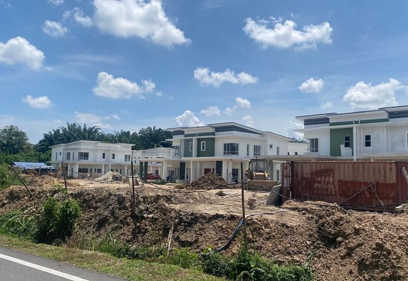 Rumah Baru Berkembar 2 Tingkat Design Moden Taman Salak Mulia Berhampiran KLIA Sepang Selangor untuk Dijual