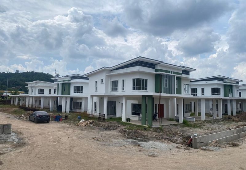 Rumah Baru Berkembar 2 Tingkat Design Moden Taman Salak Mulia Berhampiran KLIA Sepang Selangor untuk Dijual