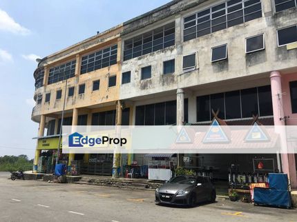 3 Storey Shop Bandar Country Home M Residence Saujana Rawang, Selangor, Rawang