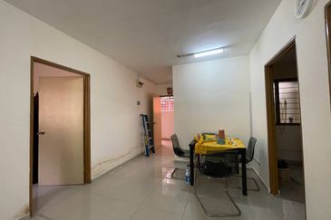 Johan Court Flat @ Alam Perdana