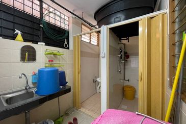 Johan Court Flat @ Alam Perdana