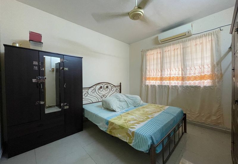 Johan Court Flat @ Alam Perdana