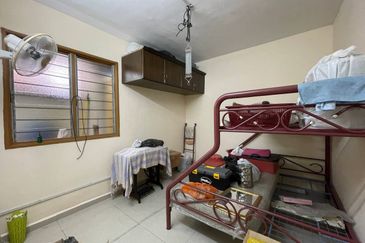 Johan Court Flat @ Alam Perdana