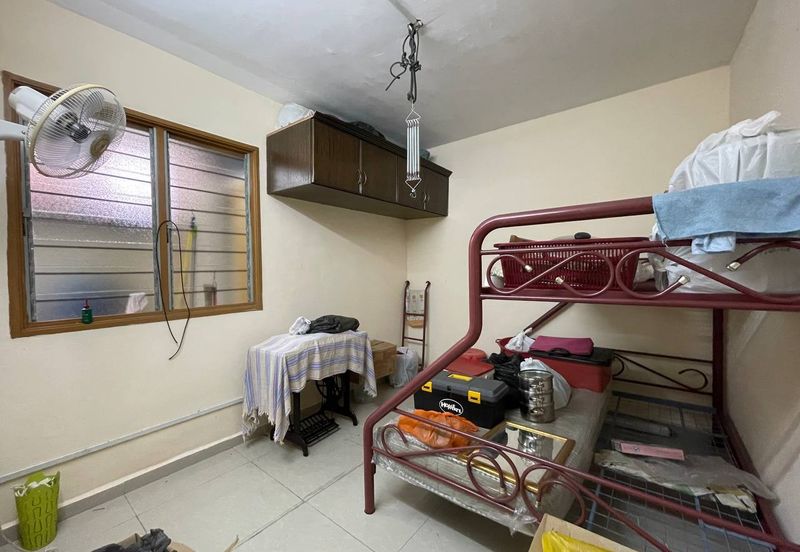 Johan Court Flat @ Alam Perdana