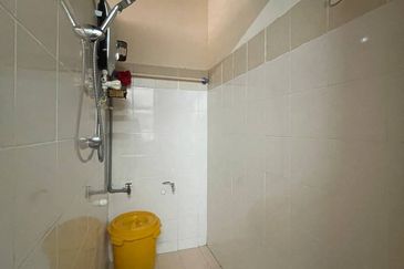 Johan Court Flat @ Alam Perdana