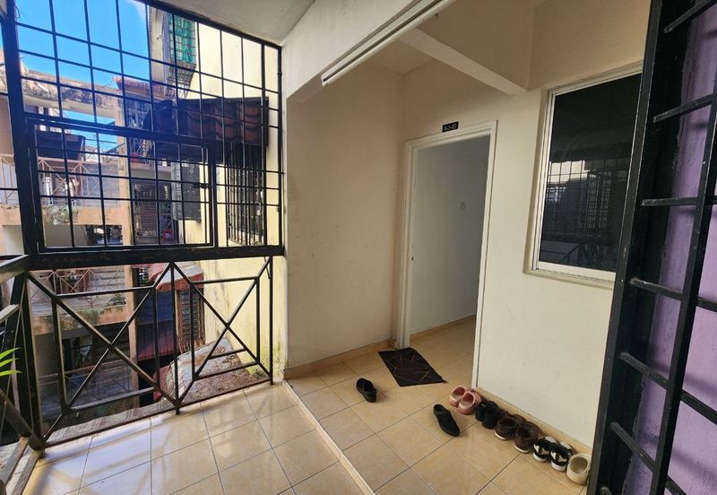 Desa Temenggong Apartment