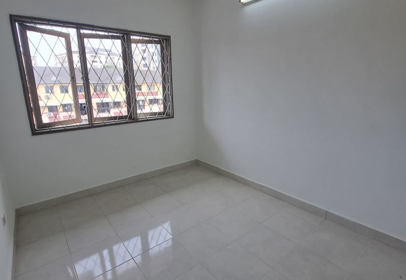 Dahlia Apartment, Pandan Indah