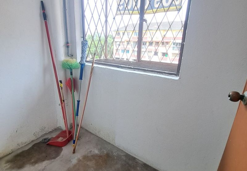 Dahlia Apartment, Pandan Indah