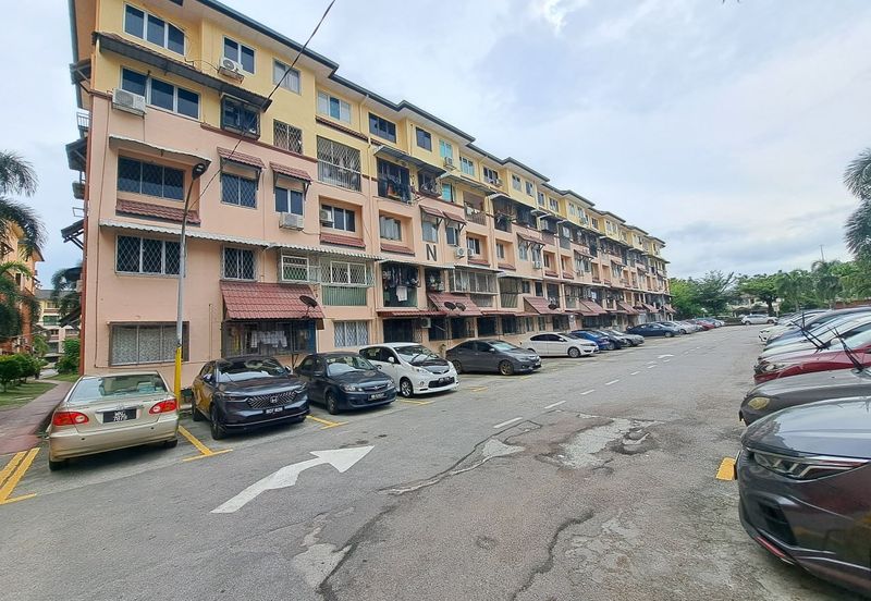 Dahlia Apartment, Pandan Indah