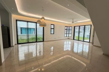 Puteri Aira @ Kota Puteri