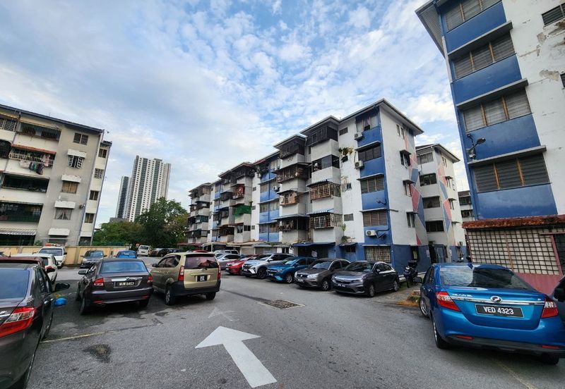 Apartment Taman Pinggiran Batu Caves