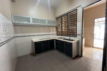 Ariza Garden Villa @ Taman Raintree