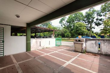 Kota Puteri, Batu Arang