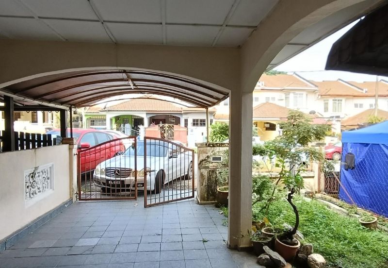 Taman Mawar, Bandar Baru Salak Tinggi