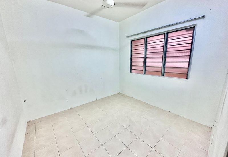 Residensi Bistaria, Ukay Bistari