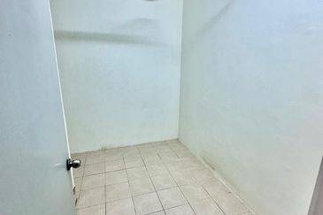 Residensi Bistaria, Ukay Bistari