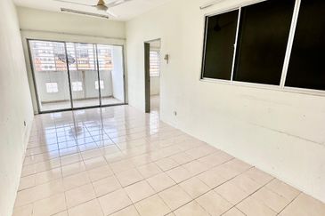 Residensi Bistaria, Ukay Bistari