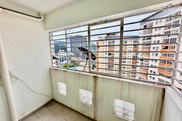 Residensi Bistaria, Ukay Bistari