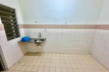 Residensi Bistaria, Ukay Bistari