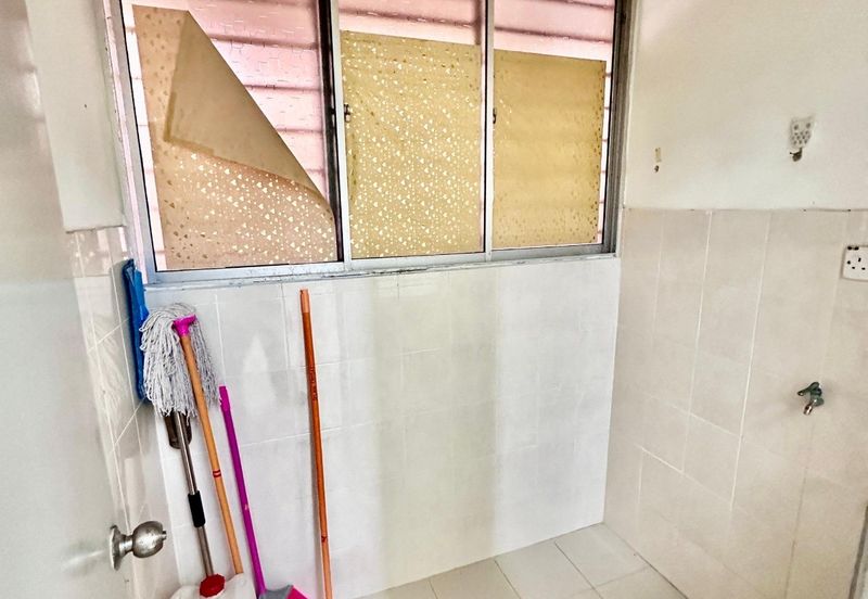 Residensi Bistaria, Ukay Bistari