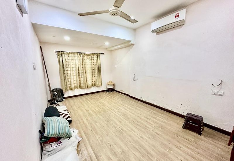 AU 1 (Datuk Keramat)