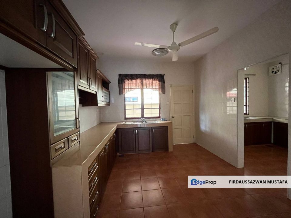 3 Storey Bungalow Taman Ampang Utama with SwmPool, Selangor, Ampang