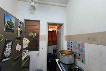 Residensi Bistaria, Ukay Bistari