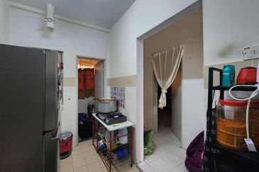 Residensi Bistaria, Ukay Bistari