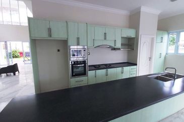 Kemensah Heights Freehold Spacious Bungalow