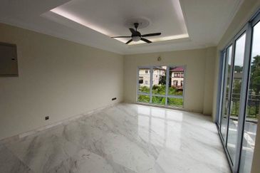 Kemensah Heights Freehold Spacious Bungalow