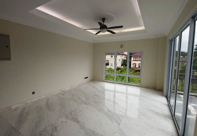 Kemensah Heights Freehold Spacious Bungalow