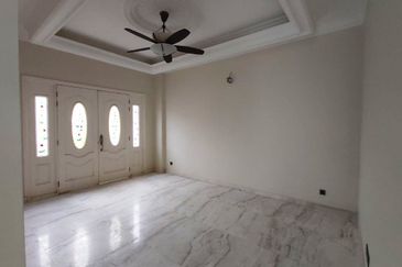 Kemensah Heights Freehold Spacious Bungalow