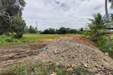 Beranang Selangor Tanah Tepi Jalan Freehold