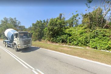 Development Land RM36 Tepi Jalan Salak Tinggi Dengkil Near Jenderam